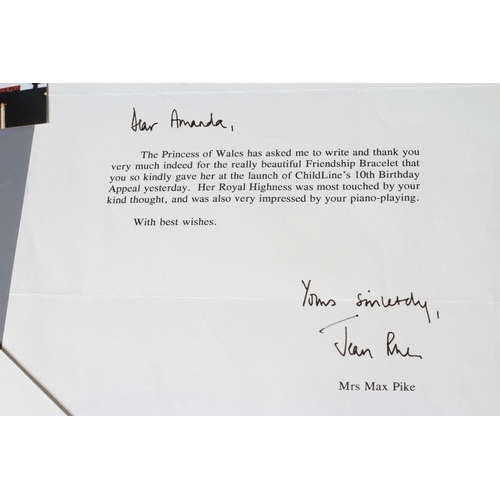 424 - A SIGNED LETTER FROM PRINCESS DIANA on Kensington Palace paper, dated October 1993, with accompanyin... 