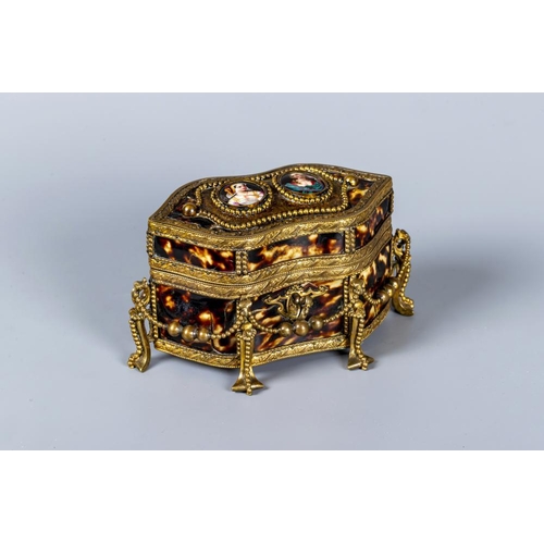 443 - A FRENCH STYLE TORTOISESHELL AND GILT METAL MOUNTED TRINKET BOX, early 20th century, of serpentine f... 