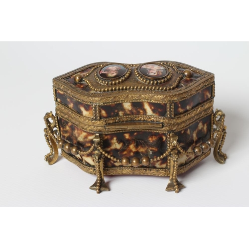 443 - A FRENCH STYLE TORTOISESHELL AND GILT METAL MOUNTED TRINKET BOX, early 20th century, of serpentine f... 