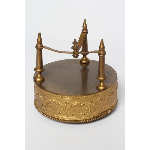 457 - A LOUIS XV ORMOLU AND GILT METAL OVAL JEWELLERY BOX, early 20th century, with swag decoration suppor... 