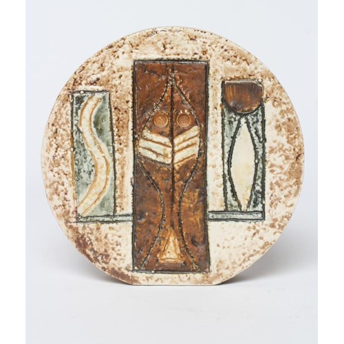 64 - A TROIKA POTTERY SMALL WHEEL VASE with typical incised panels by Tina Doubleday with a portcullis an... 