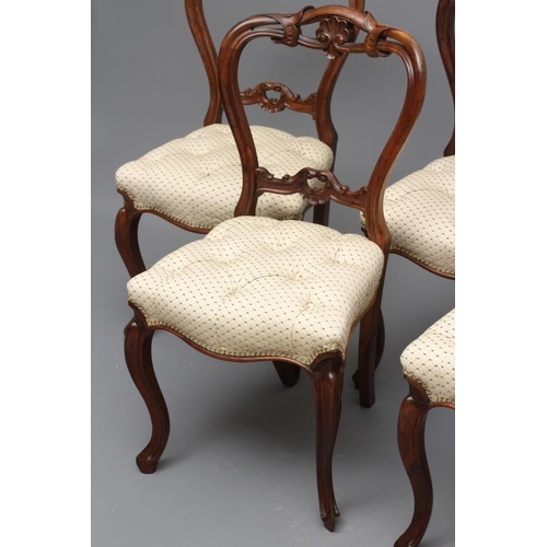 662 - A SET OF SIX VICTORIAN ROSEWOOD DINING CHAIRS button upholstered in a cream and green weave, the wai... 