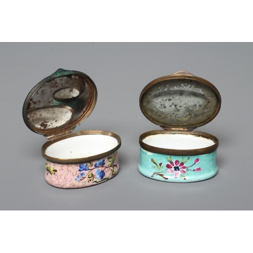 104 - TWO SOUTH STAFFORDSHIRE ENAMEL PATCH BOXES, late 18th century, both oval with mirrored interiors, on... 