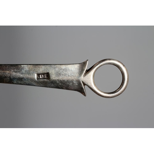 156 - A GEORGE III SILVER MEAT SKEWER by Thomas Tookey, mid 18th century, no town or date letter, 11