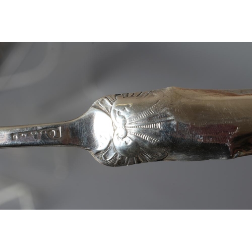 163 - A GEORGE III SILVER MARROW SCOOP by Joseph Bell II, London 1760, with shell back, 8 1/2