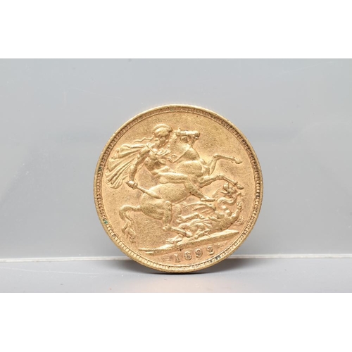 235 - A VICTORIA JH SOVEREIGN, 1892, 8g (Est. plus 20% premium)