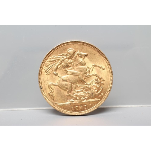 245 - A GEORGE V SOVEREIGN, 1911, 8g (Est. plus 20% premium)