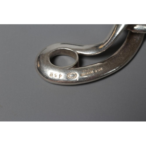 291 - A GEORG JENSEN SILVER INFINITY BRACELET designed by Regitze Overgaard, No. 452, London 2011, 74.8g (... 