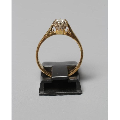 375 - A SOLITAIRE DIAMOND RING, the brilliant cut stone claw set to a plain 18ct gold shank, London 1976, ... 