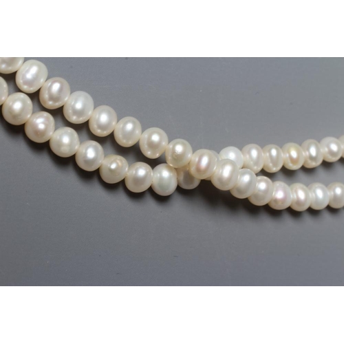 378 - A DOUBLE STRAND FRESHWATER PEARL NECKLACE with gilt metal clasp (Est. plus 24% premium inc. VAT)