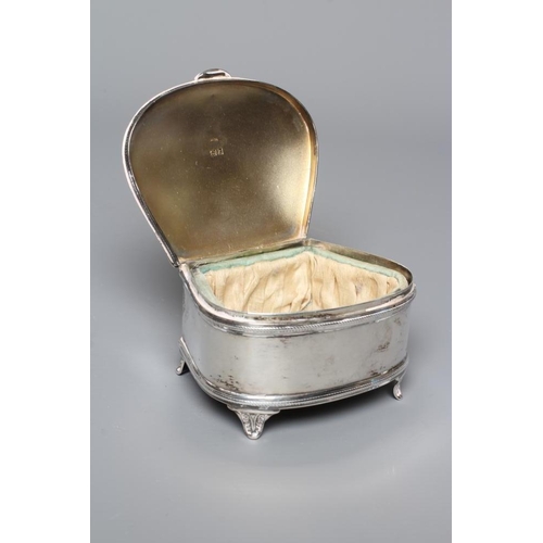 138 - AN EDWARDIAN SILVER DRESSING TABLE BOX by Deakin & Francis Ltd., Birmingham 1905, of shaped oval for... 