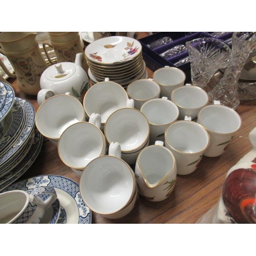 120 - QUANTITY OF ROYAL WORCESTER EVESHAM TEAWARE