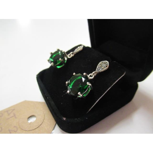 191 - PAIR OF GREEN STONE SET SILVER EARRINGS