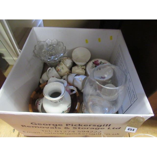 454 - BOX OF GLASS AND CERAMICS