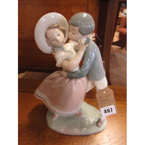 467 - LLADRO FIGURE BOY AND A GIRL