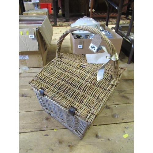 485 - BETTYS WICKER HAMPER