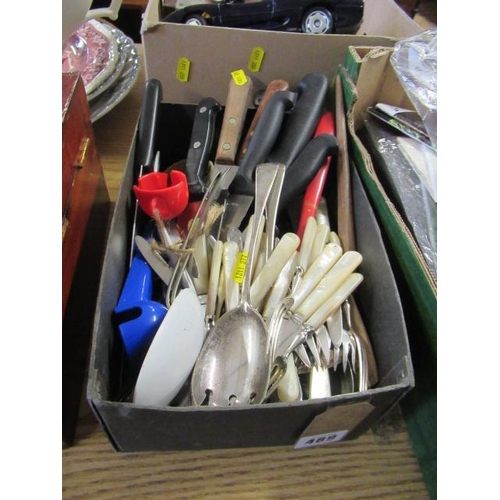 489 - BOX OF FLATWARE