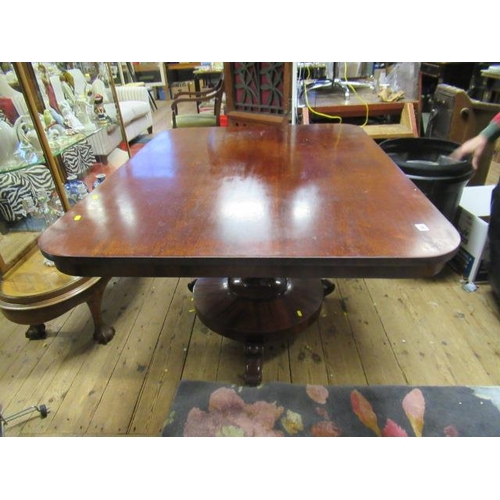 947 - LARGE PEDESTAL TABLE