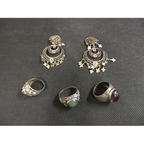 24 - QUANTITY OF SILVER GEM SET RINGS AND EARRINGS 31.5g TOTAL