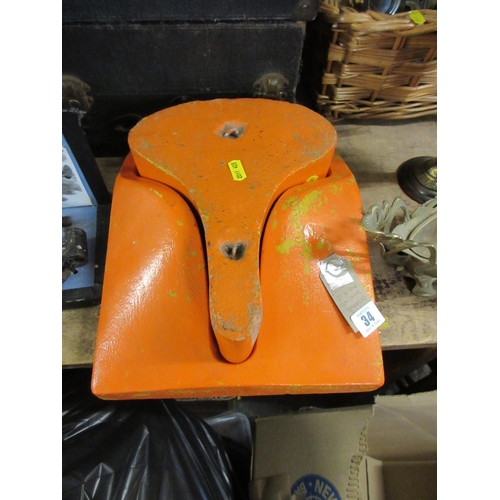 Lot 34        