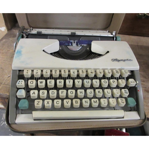 44 - OLYMPIA TYPEWRITER