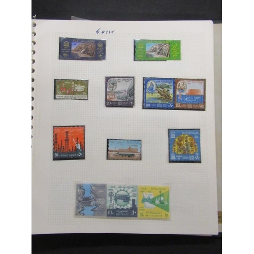 632 - ALBUM OF EGYPTIAN MINT AND USED STAMPS