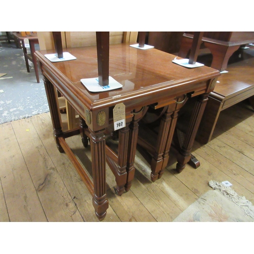 702 - SMALL TABLE INCORPORATING TWO SMALL DROP LEAF SIDE TABLES