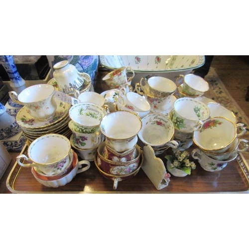 226 - TRAY OF MISCELLANEOUS ROYAL ALBERT TEACUPS AND SAUCERS