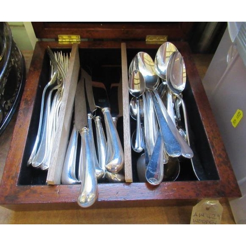 279 - WOODEN CASE OF CUTLERY