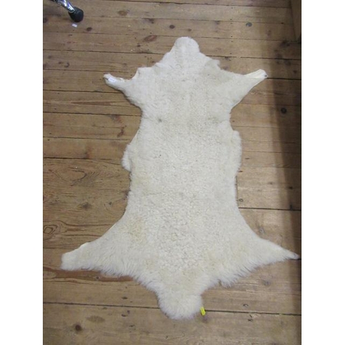 687A - LAMBSWOOL RUG