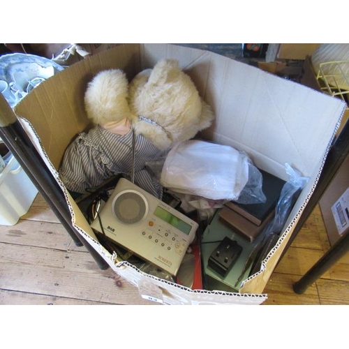 93 - BOX OF MISCELLANEOUS ITEMS INCLUDING ROBERTS RADIO