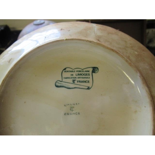 327 - QUANTITY OF VINTAGE CERAMICS, PLATES AND PLAQUES