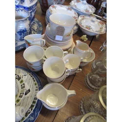 137A - QUANTITY OF ART DECO STYLE TEAWARE