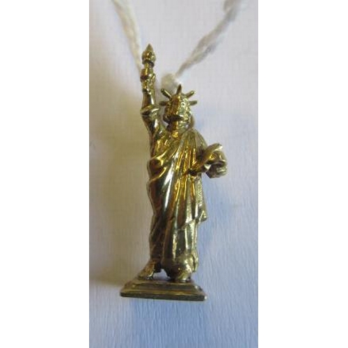 187 - 9CT GOLD STATUE OF LIBERTY CHARM 3.1g