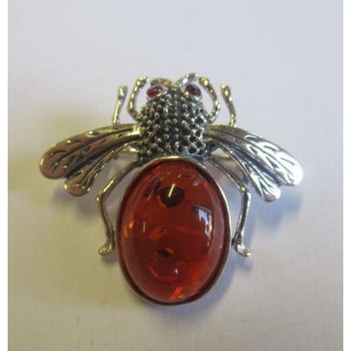 188 - AMBER SET SILVER BEE BROOCH