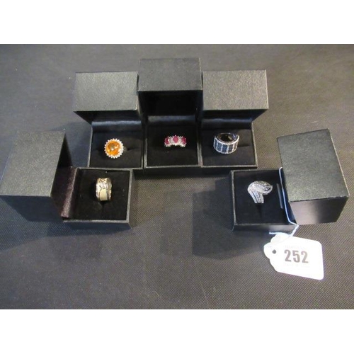 252 - FIVE CASED SILVER RINGS