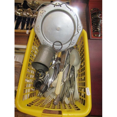 279 - BASKET OF CUTLERY AND METALWARE