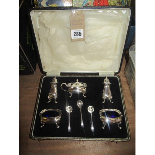 285 - CASED EPNS CRUET SET