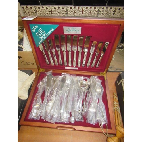 317 - CASED CANTEEN OF HOUSLEY CUTLERY