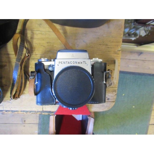 41 - PENTACON CAMERA