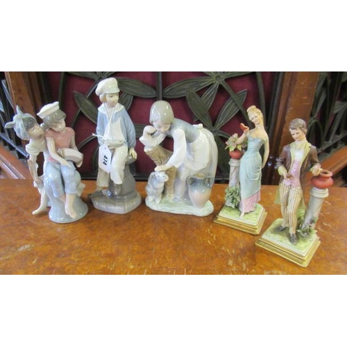 474 - THREE LLADRO FIGURES AND TWO OTHERS