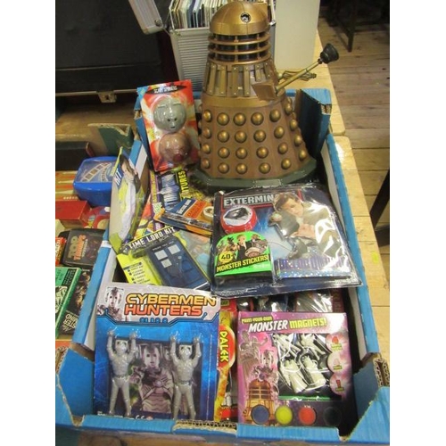 486 - BOX OF DOCTOR WHO COLLECTABLES AND MAGAZINES