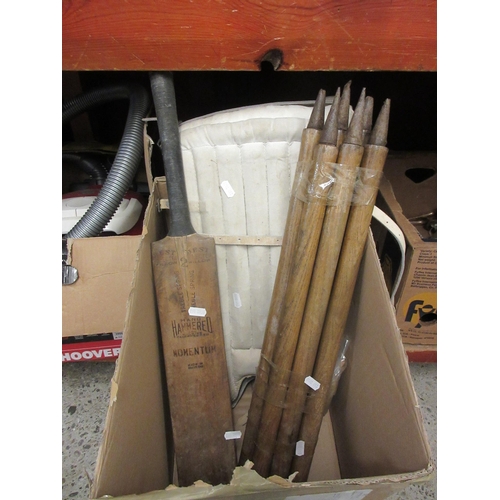 514 - BOX OF VINTAGE CRICKET GEAR