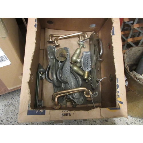 515 - BOX OF METAL ITEMS INCLUDING DOOR HANDLES