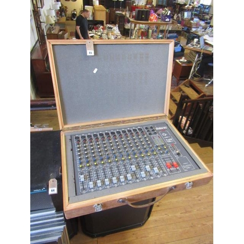 65 - STUDIOMASTER DIAMOND 12-2 CASED MIXING DESK