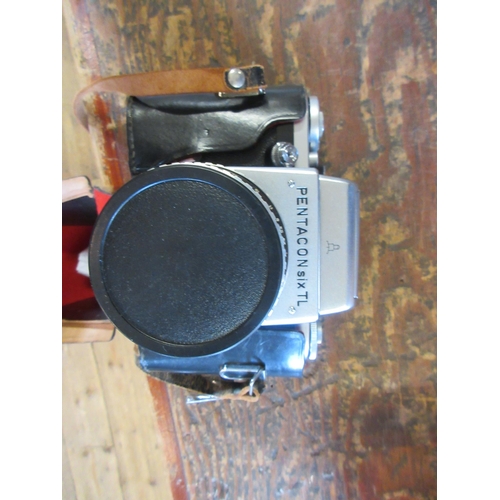 41 - PENTACON CAMERA