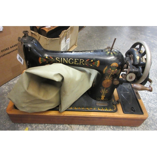 113 - SINGER SEWING MACHINE