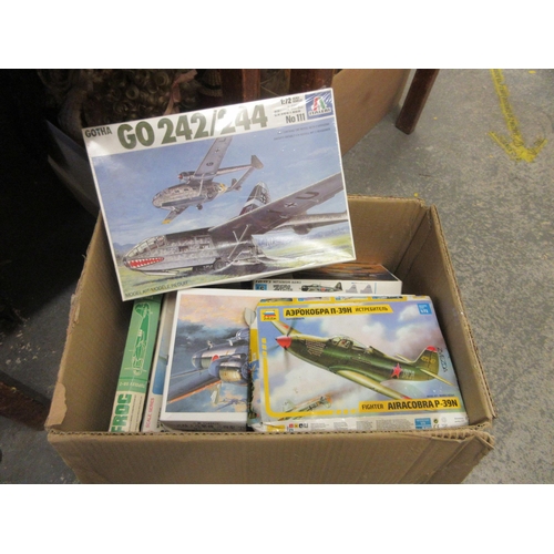 119 - BOX OF OF MODEL PLANES