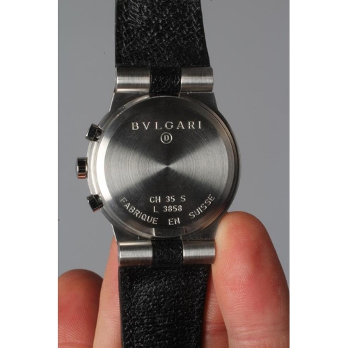 156 - A GENTLEMAN'S BVLGARI DIAGONO SPORTS CHRONOGRAPH, the black triple dial with date aperture at 4.30, ... 