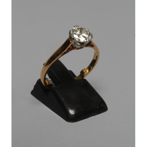 283 - A SOLITAIRE DIAMOND RING, the brilliant cut stone of approximately 1ct, claw set to a plain shank, s... 